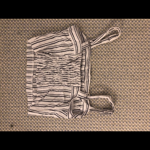 Brandy Melville square neck cropped tank - Picture 3 of 4